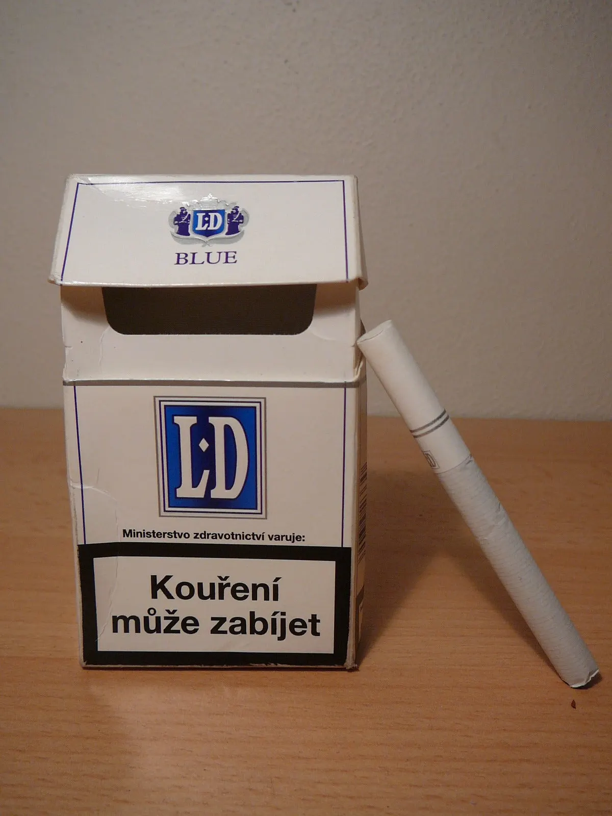 What brands of cigarettes are sold in Singapore?