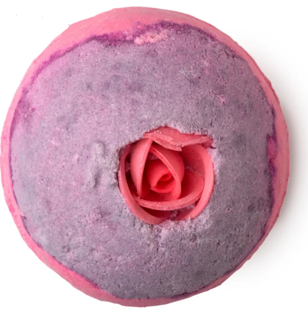 What is a Sex Bomb Bath Bomb? this is a much loved product for a sexy bath prior to a fantastic good night sex, powerful aphrodisiacs and ingredients that soften the body for maximum pleasure, Lush bath bomb review